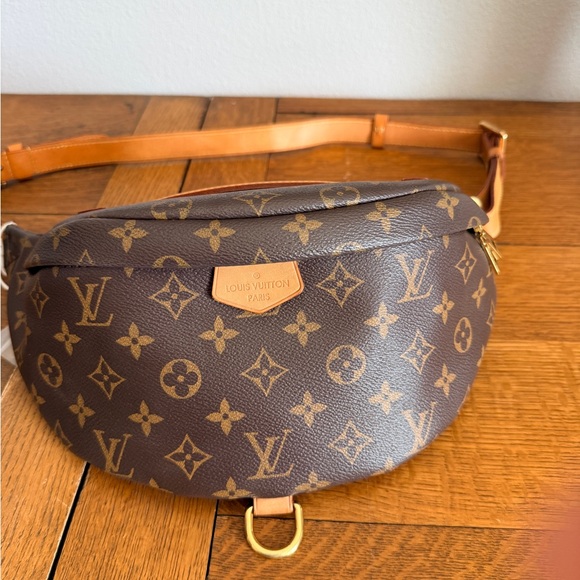 Louis Vuitton Monogram Bum Bag - Picture 3 of 14